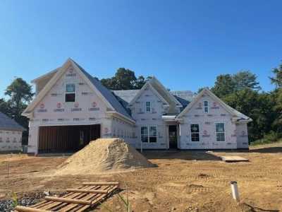 Home For Sale in Oakland, Tennessee