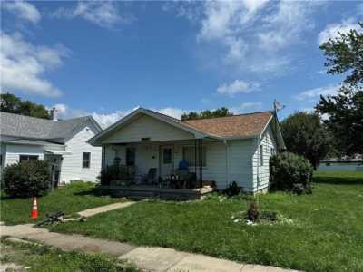 Home For Sale in Dana, Indiana