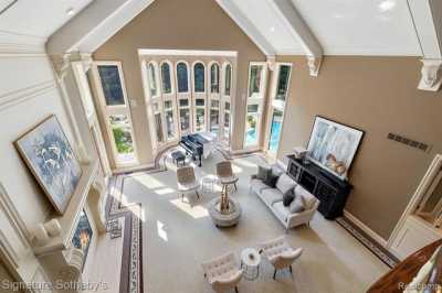 Home For Sale in Bloomfield Hills, Michigan