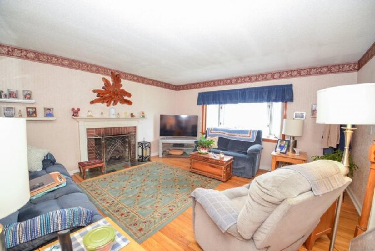 Picture of Home For Sale in East Haven, Connecticut, United States