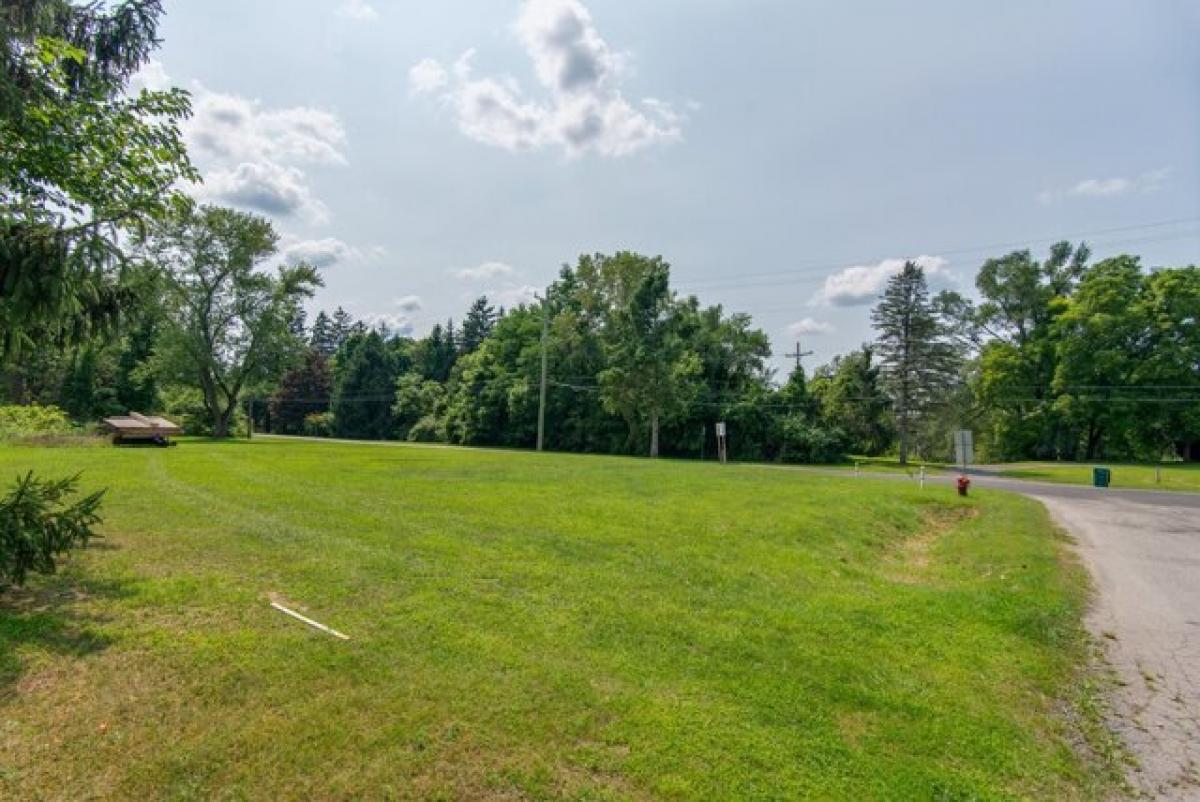 Picture of Residential Land For Sale in Romulus, Michigan, United States