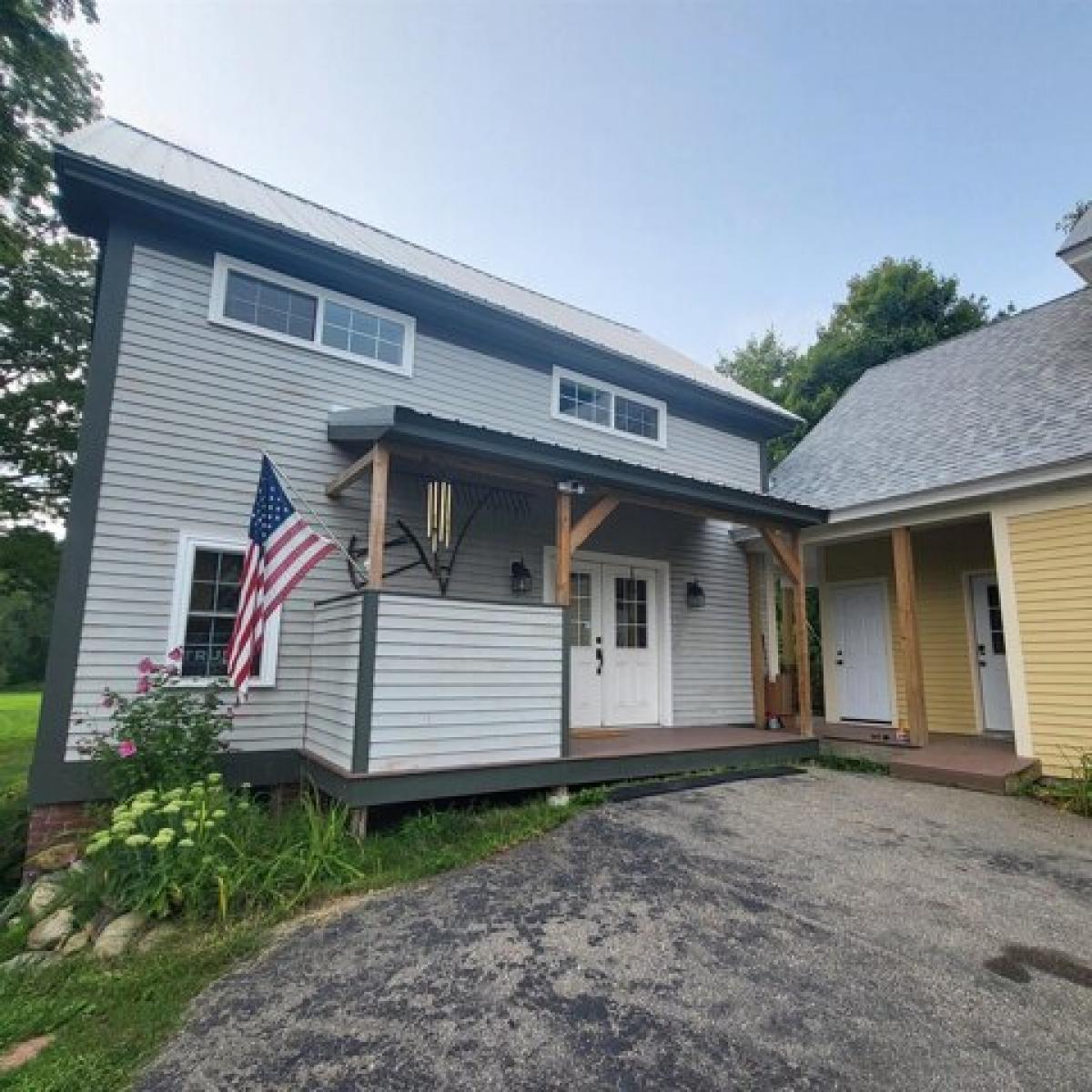 Picture of Home For Sale in Rochester, New Hampshire, United States