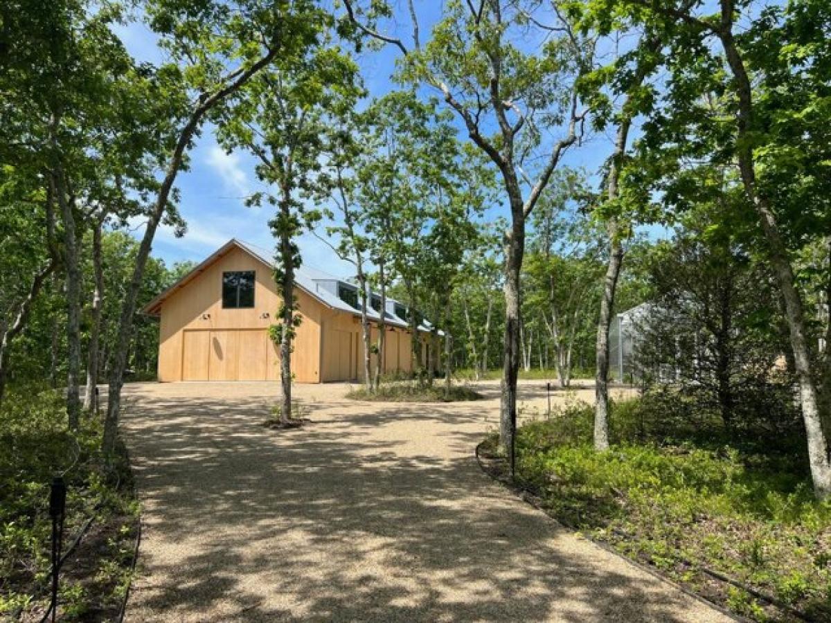 Picture of Home For Sale in Edgartown, Massachusetts, United States