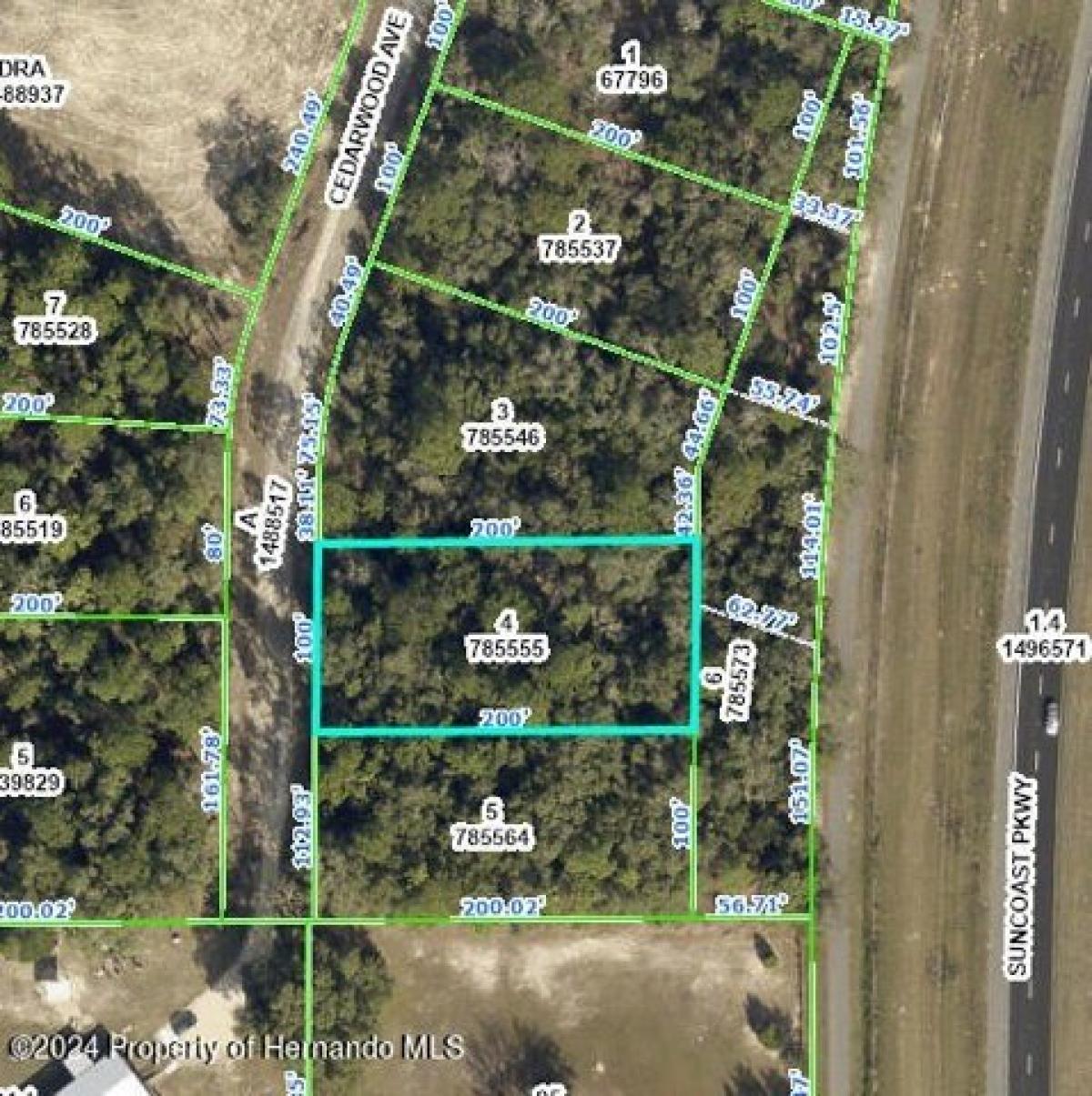 Picture of Residential Land For Sale in Weeki Wachee, Florida, United States