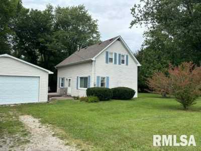 Home For Sale in Taylor Ridge, Illinois