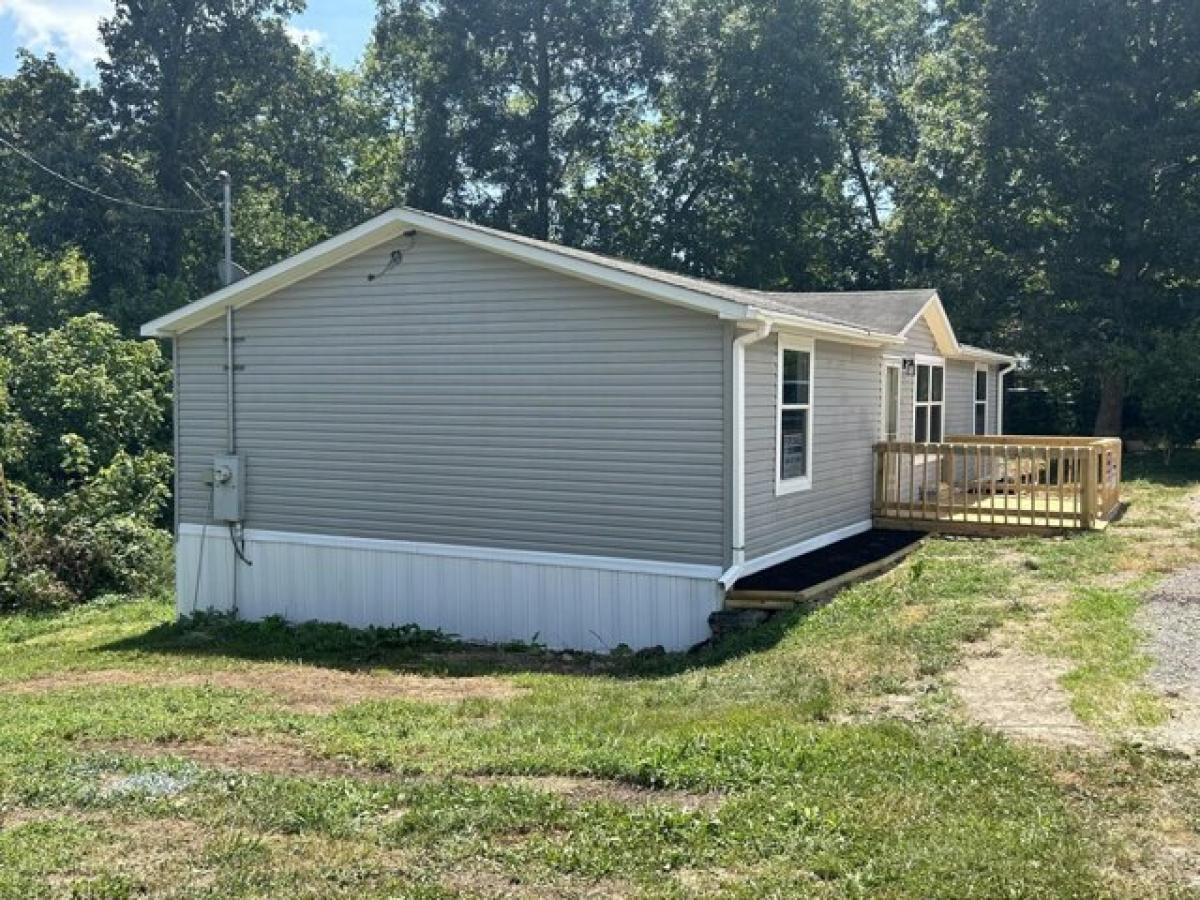 Picture of Home For Sale in Clay City, Kentucky, United States