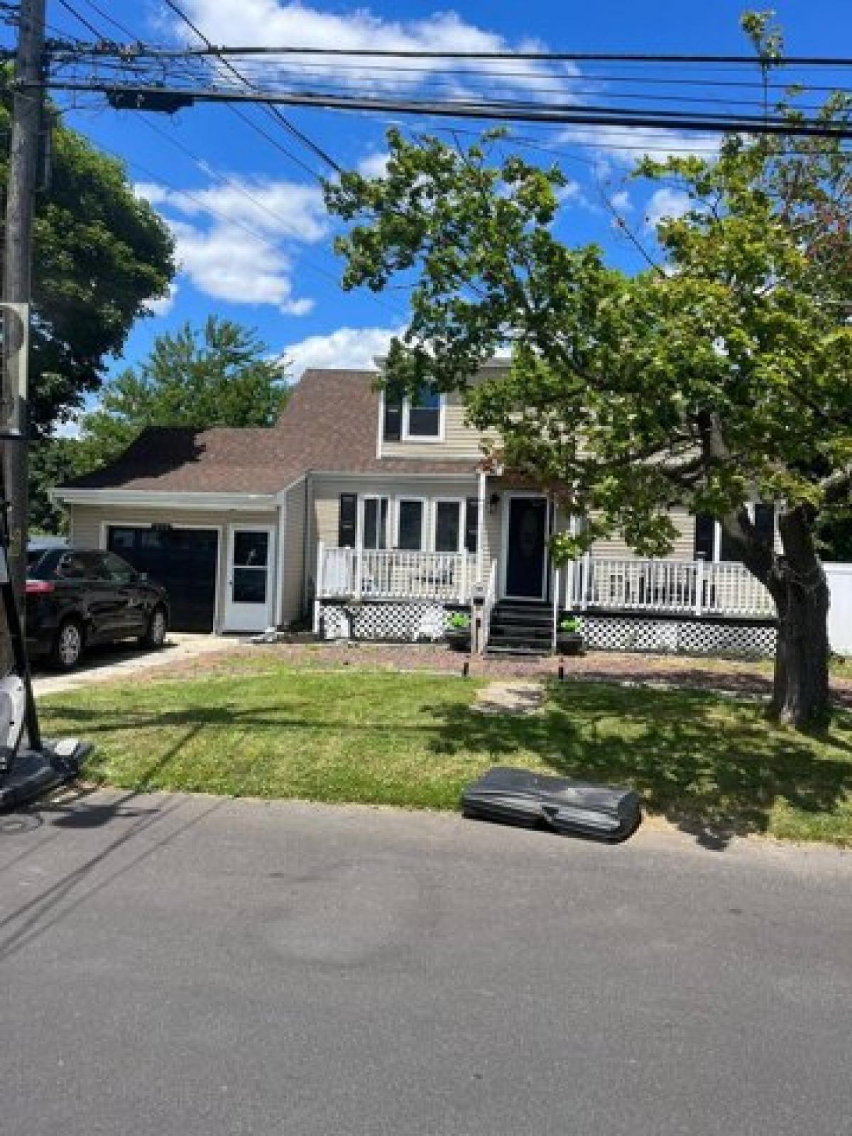 Picture of Home For Sale in Copiague, New York, United States