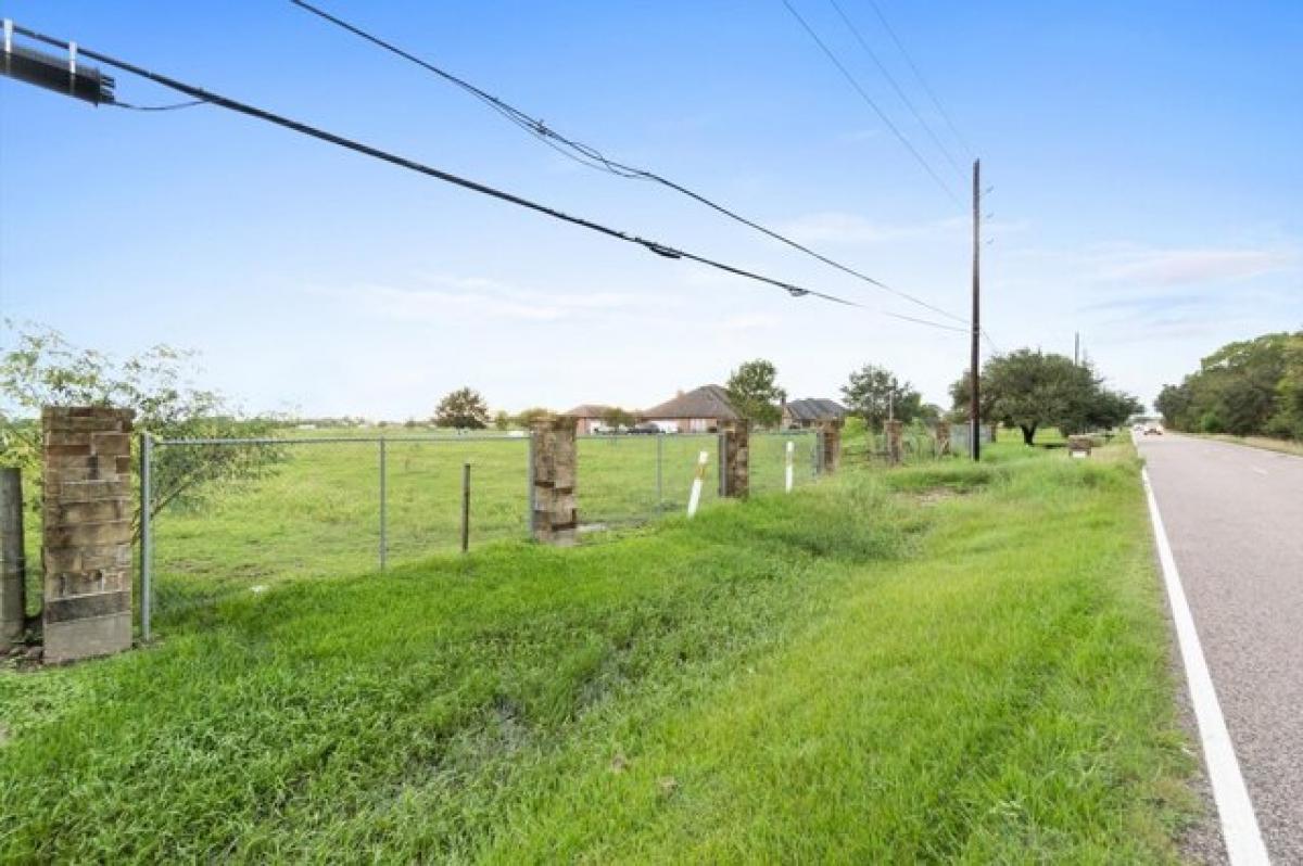 Picture of Residential Land For Sale in Manvel, Texas, United States