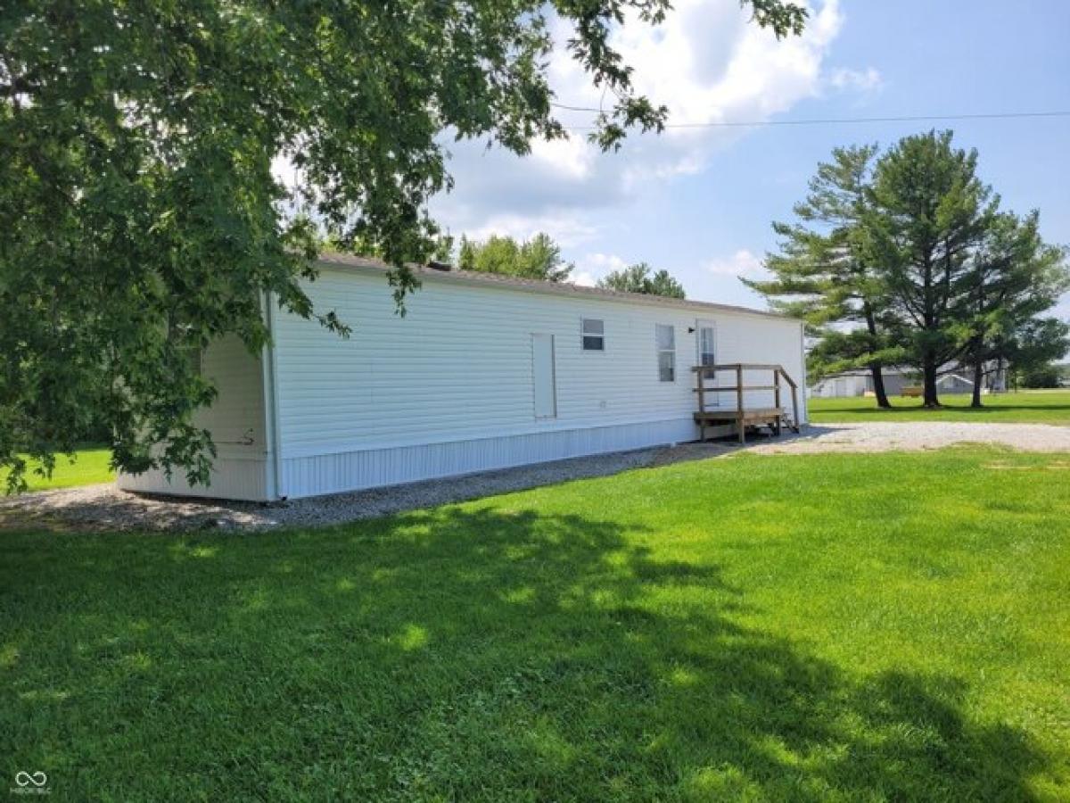 Picture of Home For Sale in Butlerville, Indiana, United States