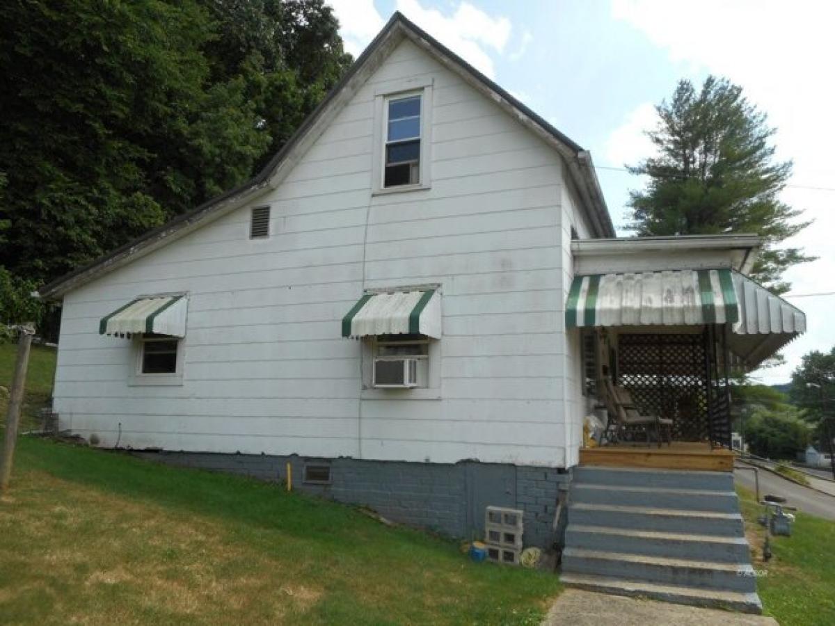 Picture of Home For Sale in Glouster, Ohio, United States