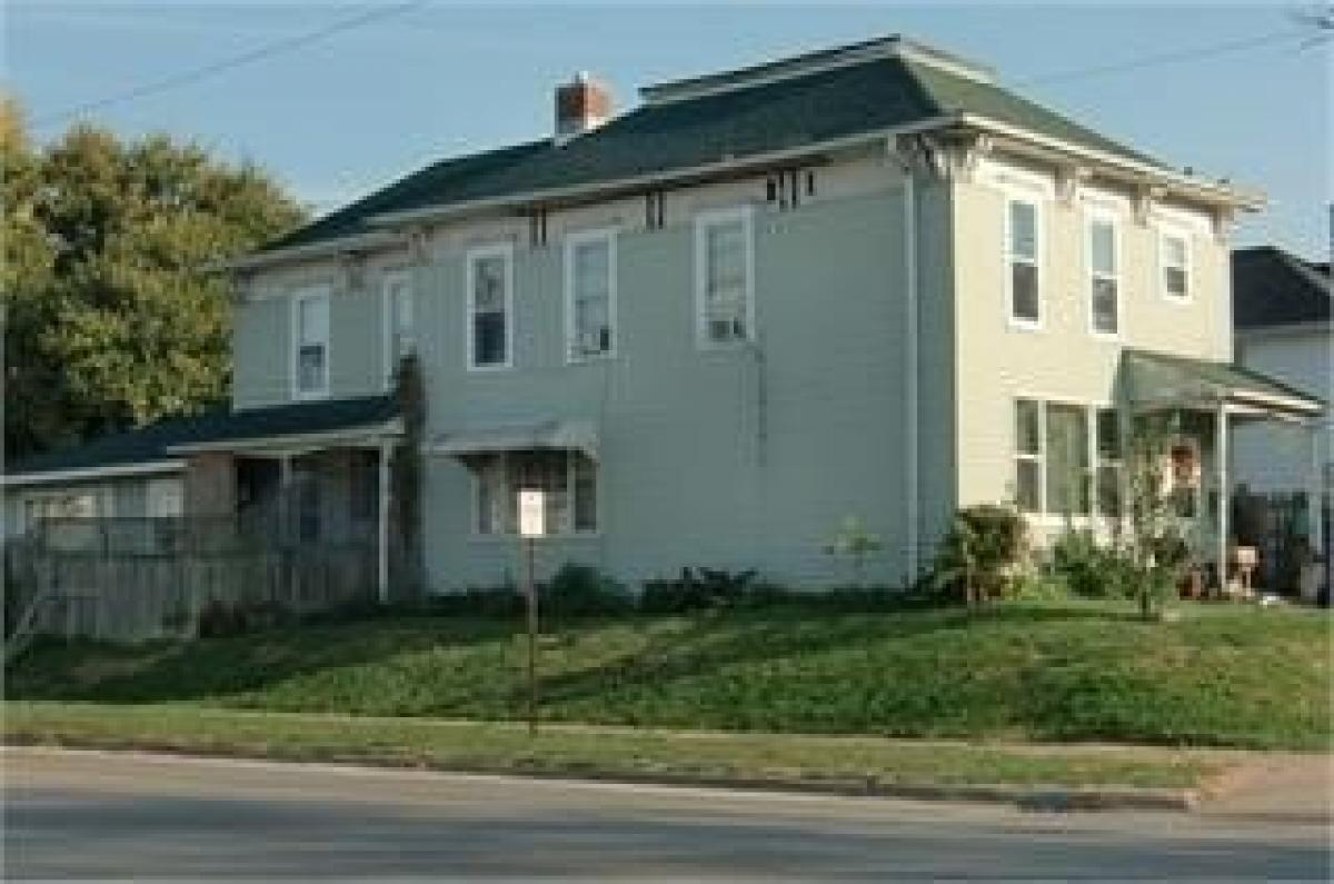 Picture of Home For Sale in Muscatine, Iowa, United States