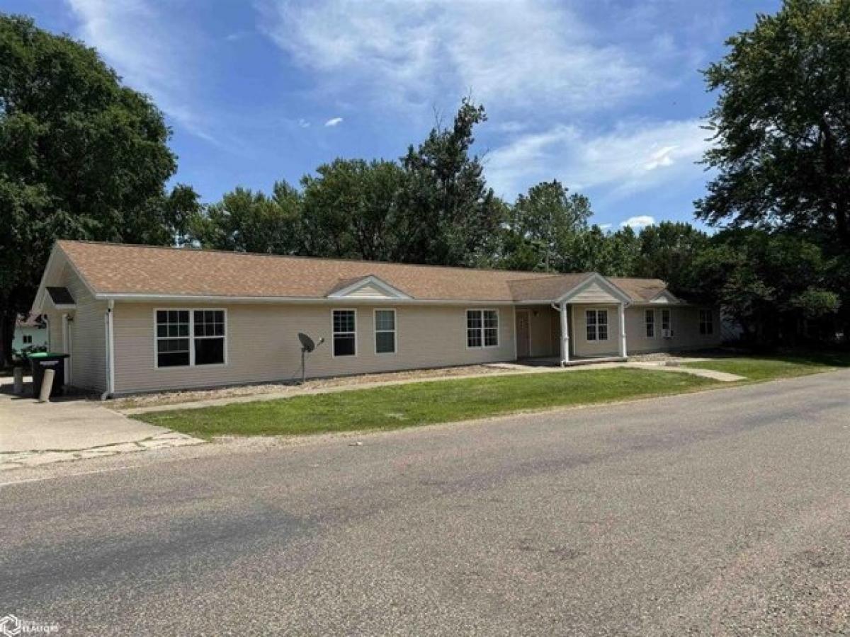 Picture of Home For Sale in Bonaparte, Iowa, United States