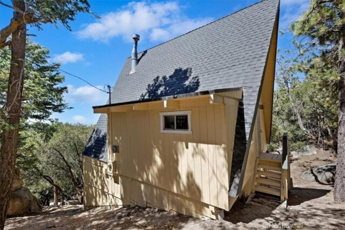 Picture of Home For Sale in Green Valley Lake, California, United States