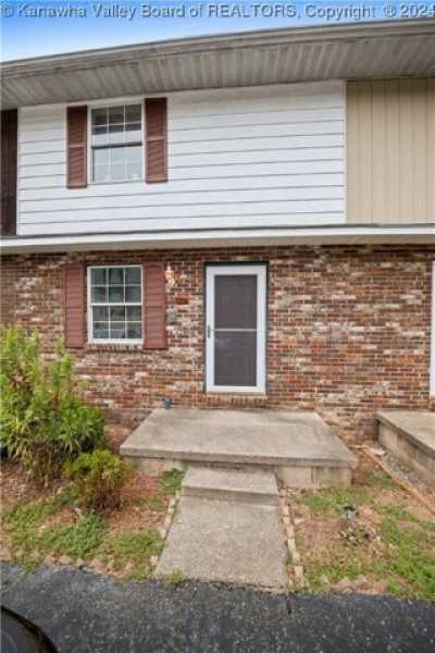 Home For Sale in Cross Lanes, West Virginia