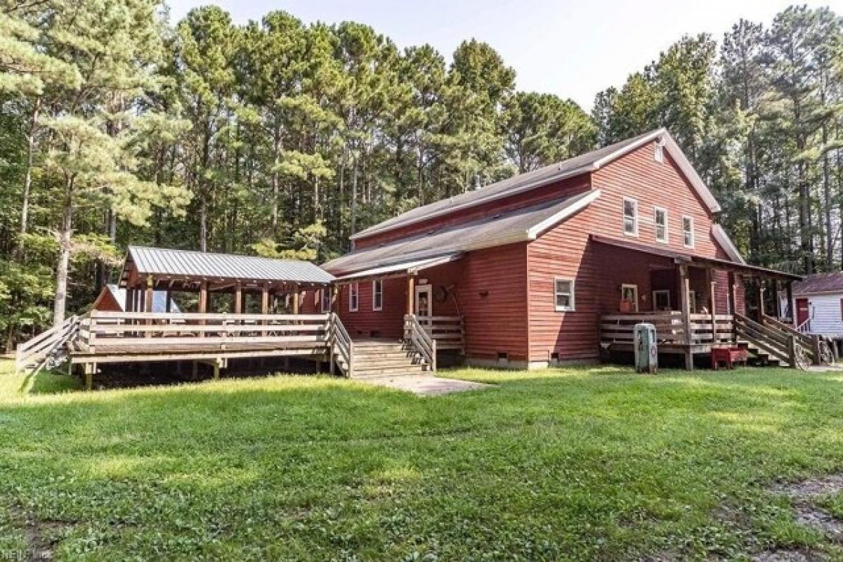 Picture of Home For Sale in Smithfield, Virginia, United States