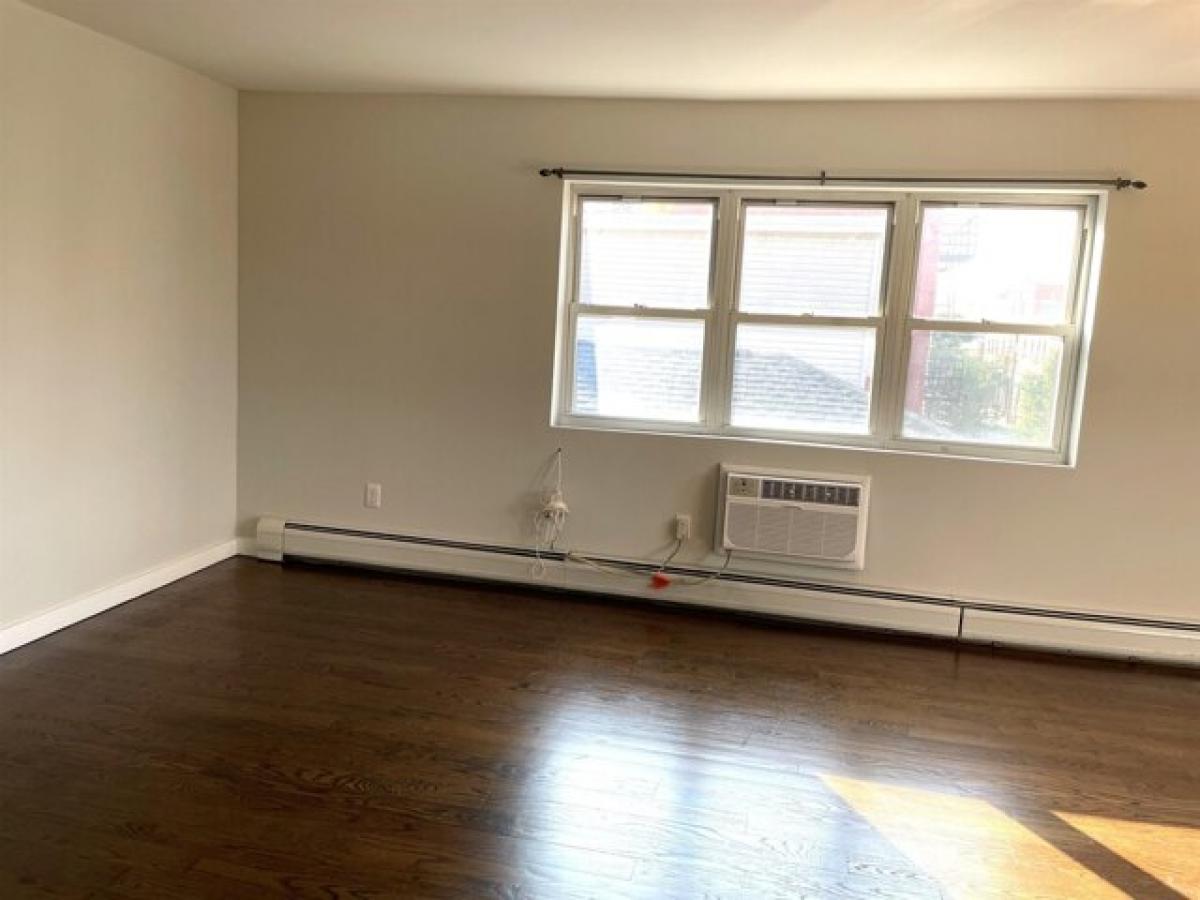 Picture of Home For Rent in Union City, New Jersey, United States