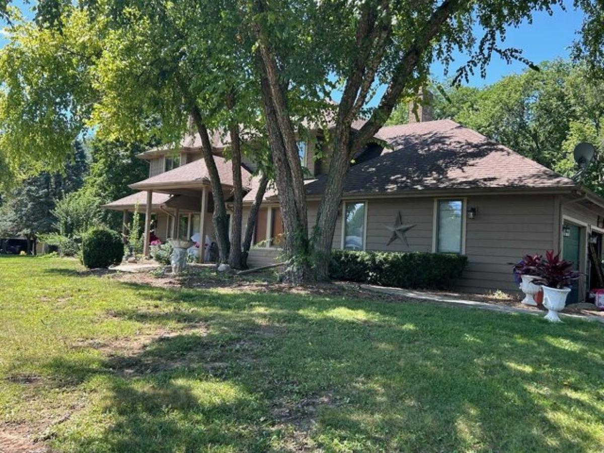 Picture of Home For Sale in Crystal Lake, Illinois, United States