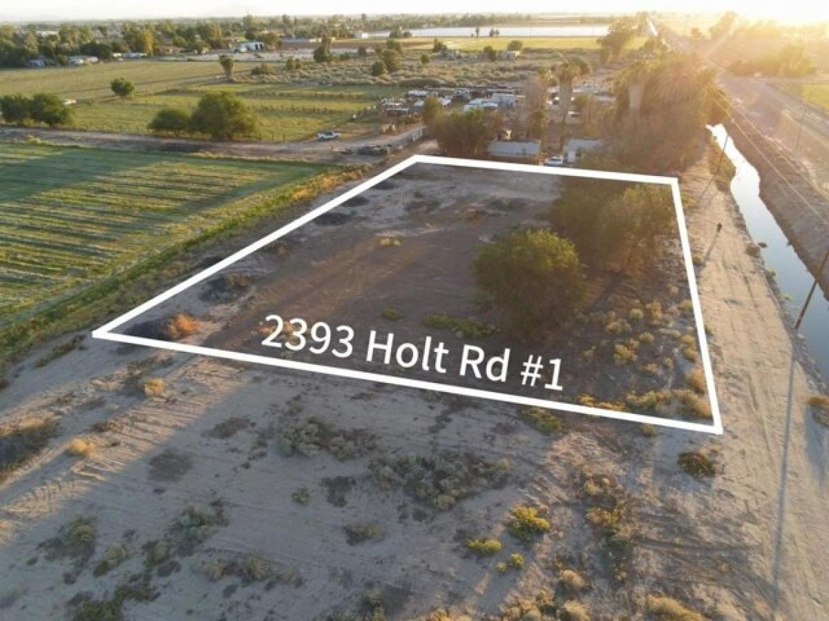 Picture of Residential Land For Sale in Holtville, California, United States