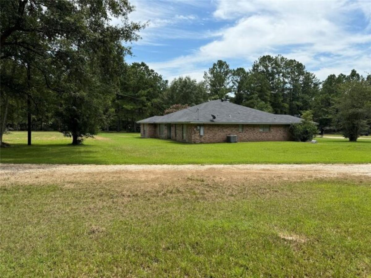 Picture of Home For Sale in Village Mills, Texas, United States