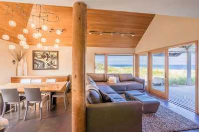 Home For Sale in Gleneden Beach, Oregon