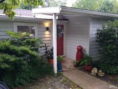 Home For Sale in Syracuse, Indiana