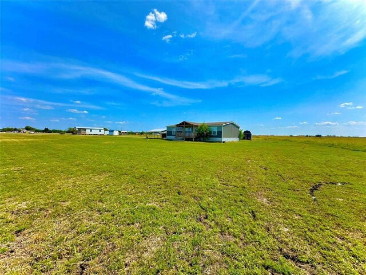 Picture of Home For Sale in Tom Bean, Texas, United States