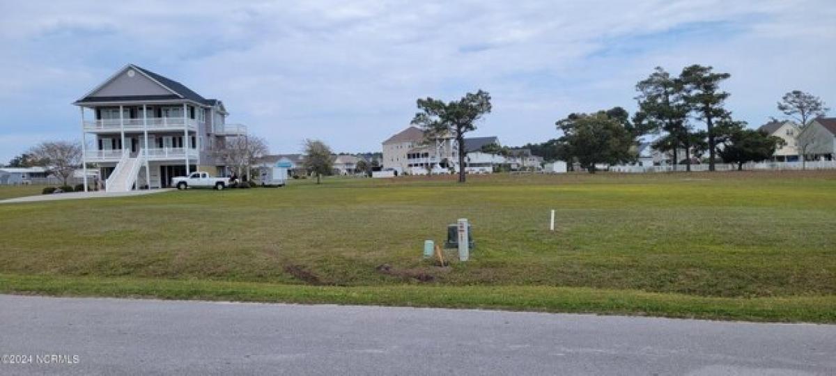 Picture of Home For Sale in Newport, North Carolina, United States