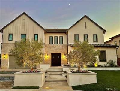 Home For Sale in Chatsworth, California