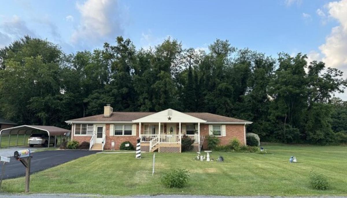 Picture of Home For Sale in Montvale, Virginia, United States