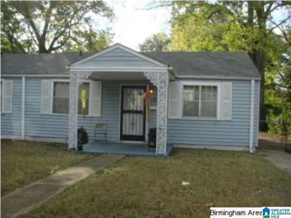 Picture of Home For Sale in Midfield, Alabama, United States