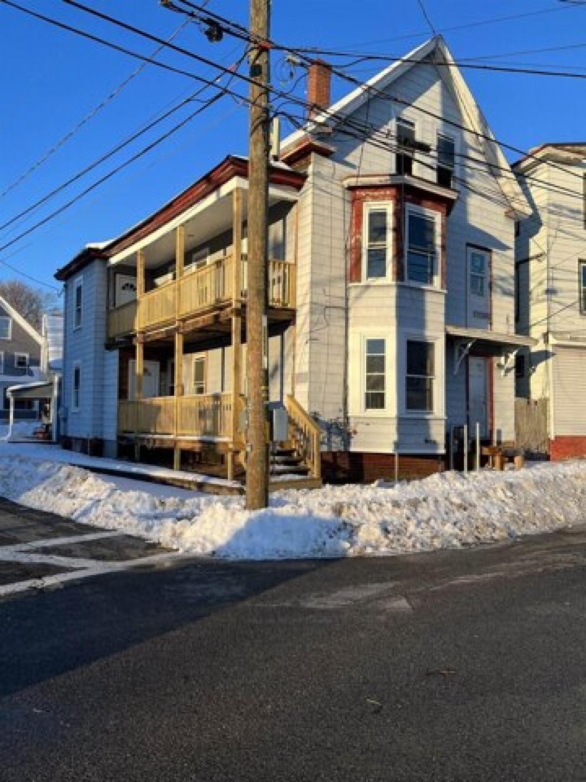 Picture of Home For Sale in Somersworth, New Hampshire, United States