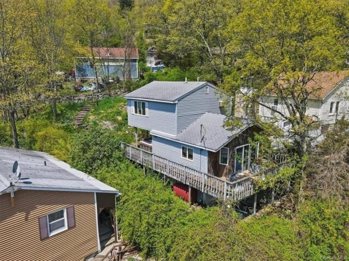 Picture of Home For Sale in Greenwood Lake, New York, United States