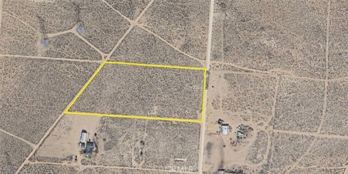 Picture of Residential Land For Sale in Lucerne Valley, California, United States