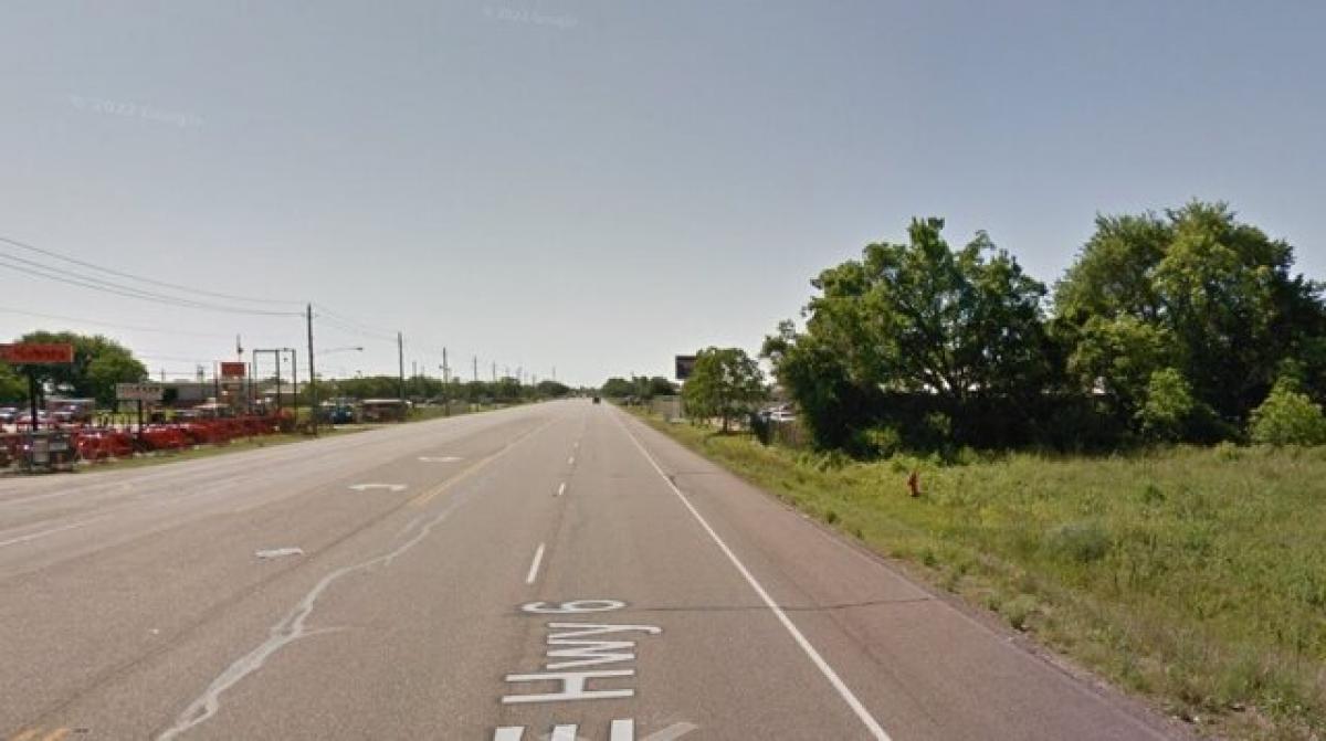 Picture of Residential Land For Sale in Alvin, Texas, United States