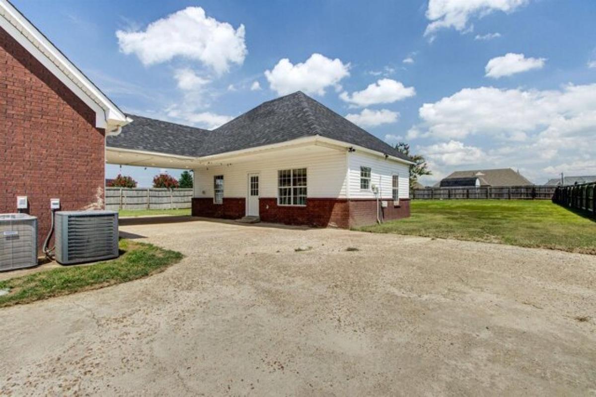 Picture of Home For Sale in Atoka, Tennessee, United States