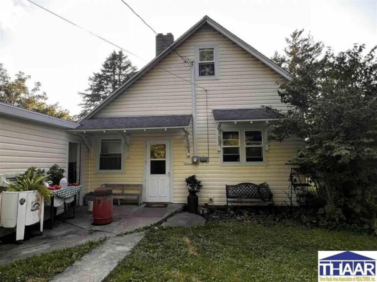 Picture of Home For Sale in Dana, Indiana, United States