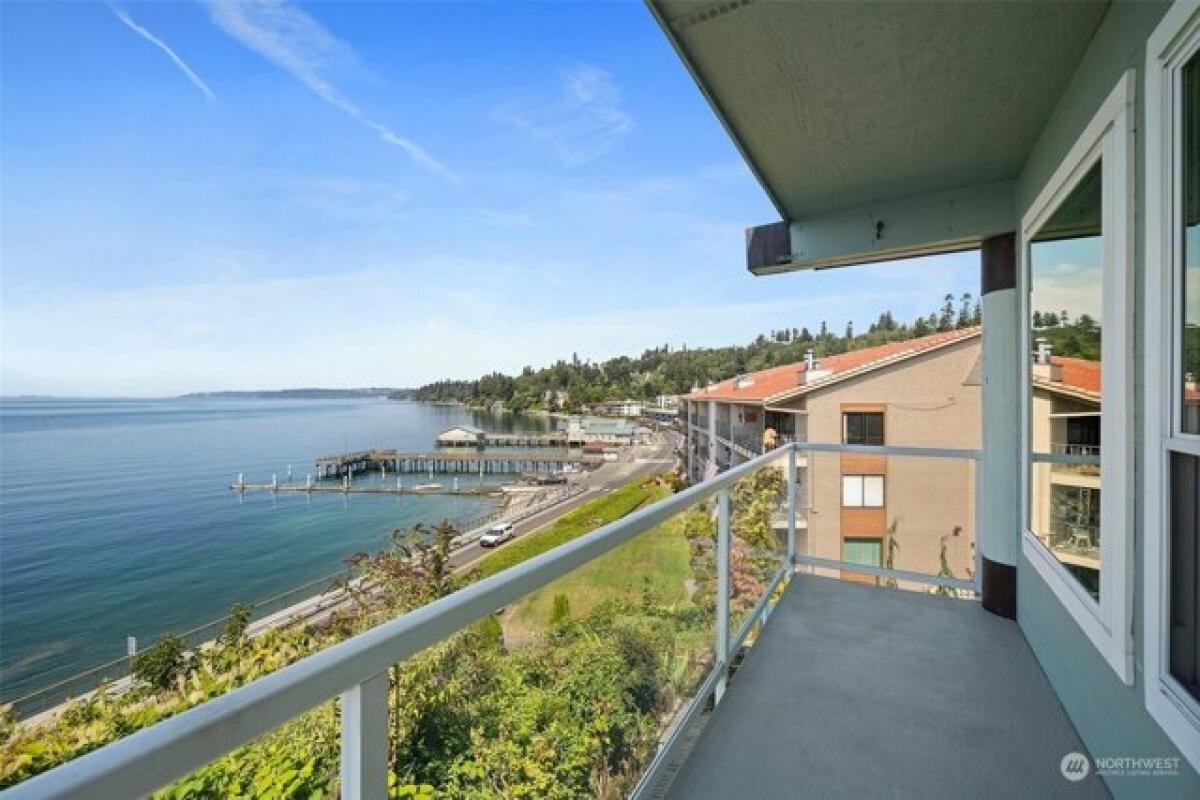 Picture of Home For Sale in Des Moines, Washington, United States