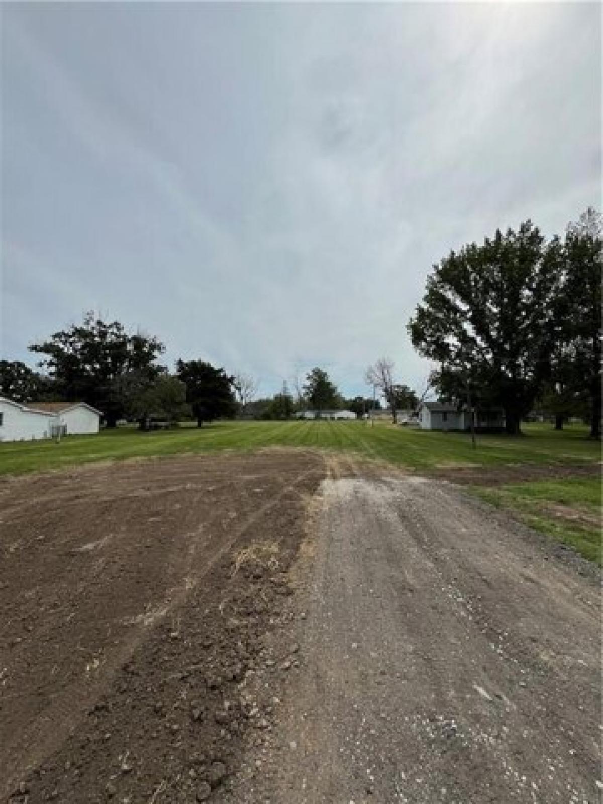 Picture of Residential Land For Sale in Mount Zion, Illinois, United States