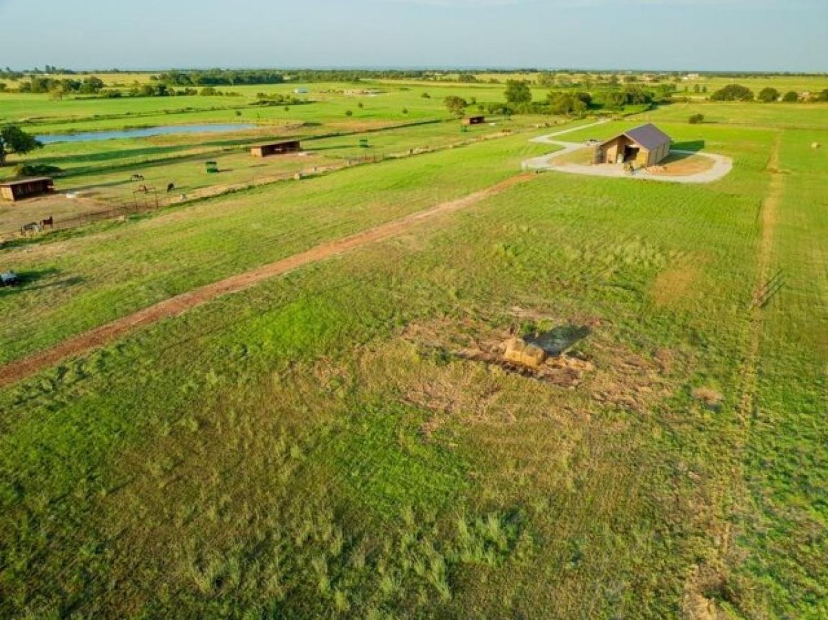 Picture of Residential Land For Sale in Tolar, Texas, United States