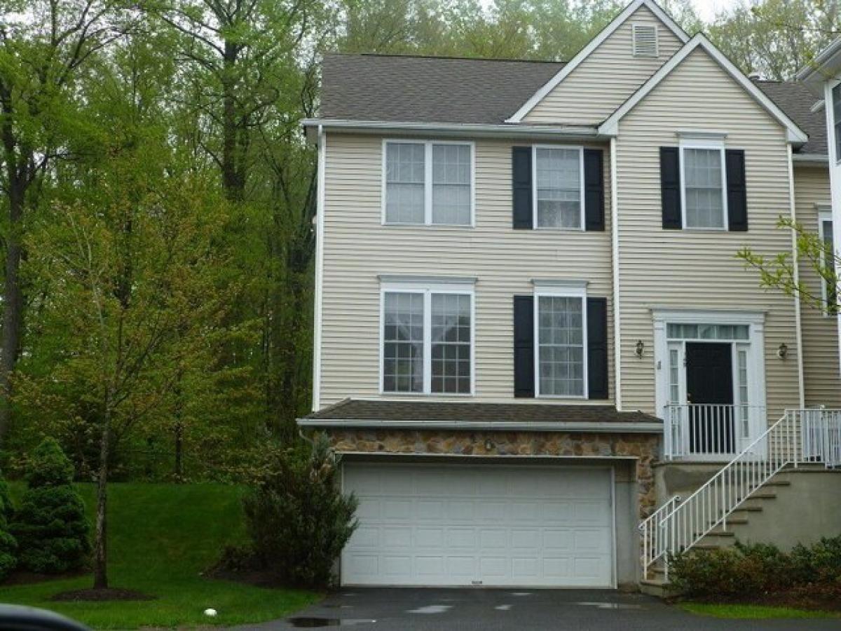 Picture of Home For Sale in Randolph, New Jersey, United States