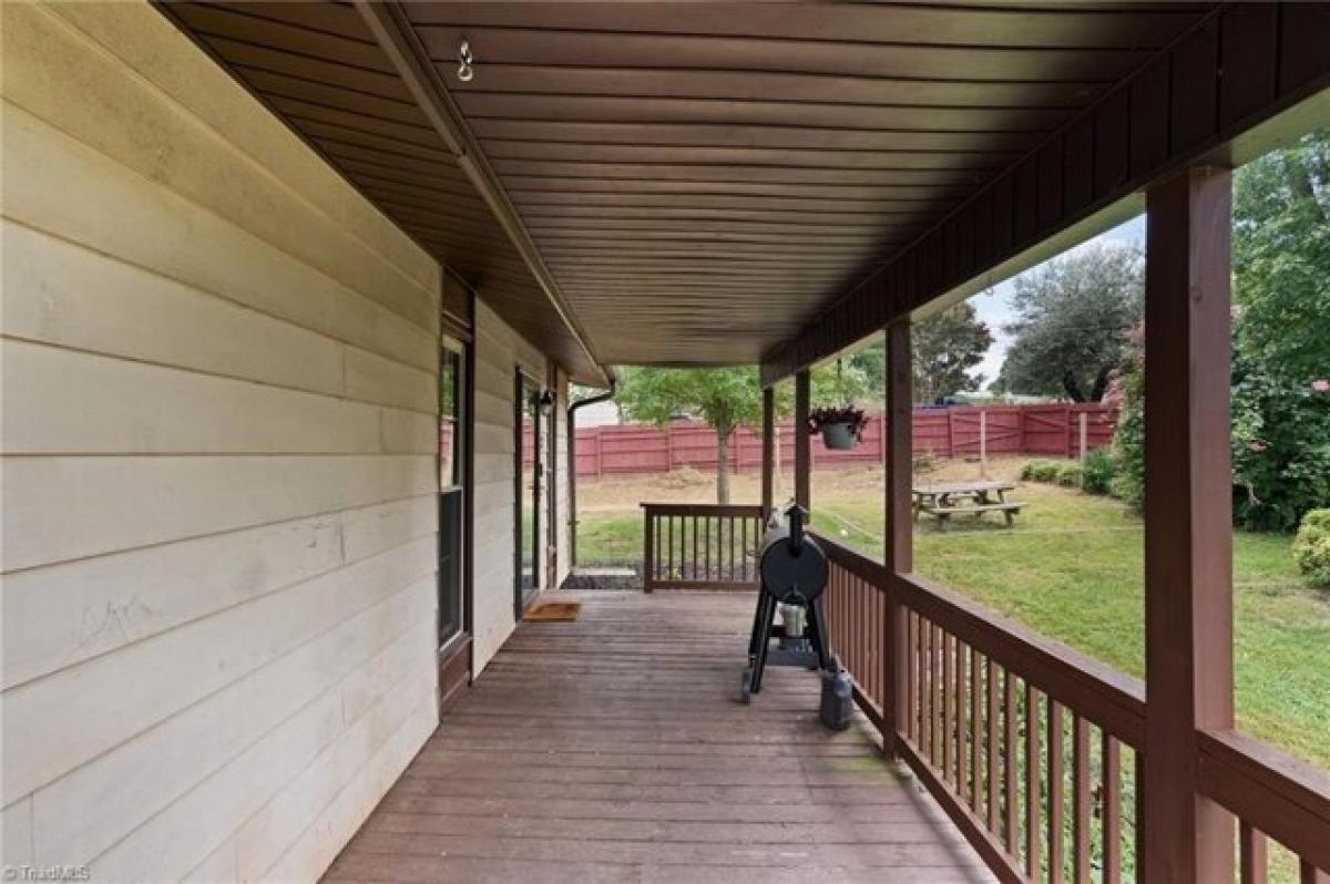 Picture of Home For Sale in Dobson, North Carolina, United States