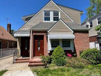 Apartment For Rent in Hollis, New York