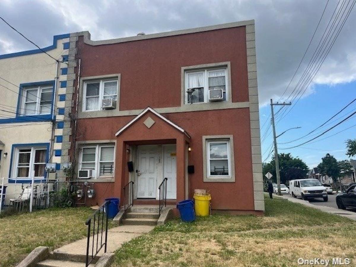 Picture of Home For Sale in Springfield Gardens, New York, United States