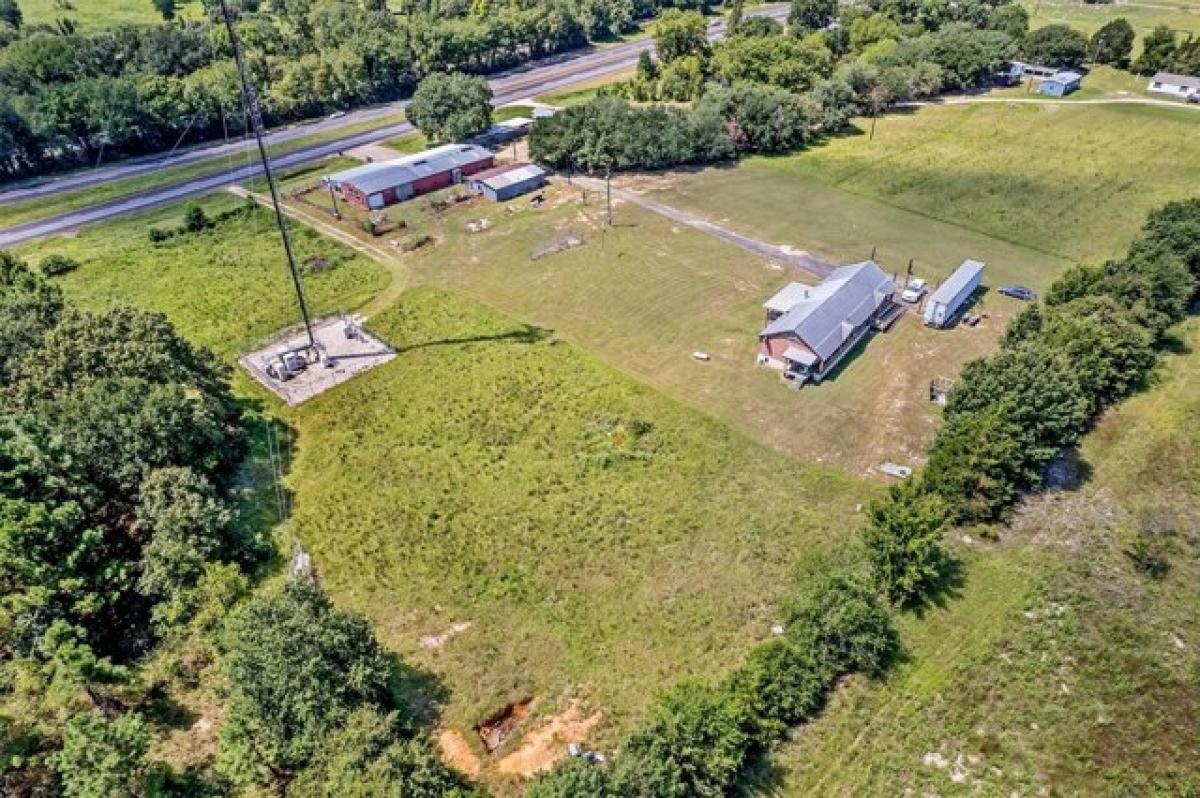 Picture of Home For Sale in Grand Saline, Texas, United States