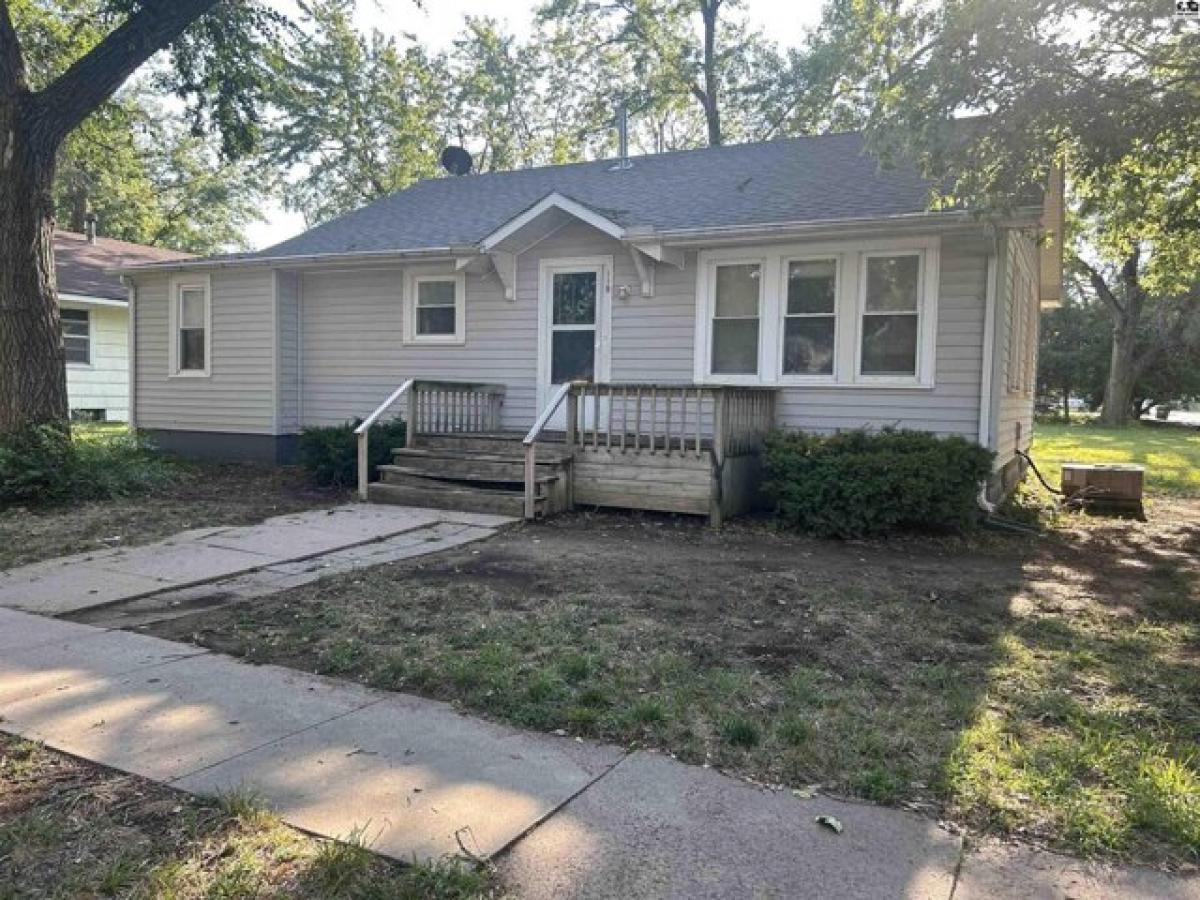 Picture of Home For Sale in Haven, Kansas, United States