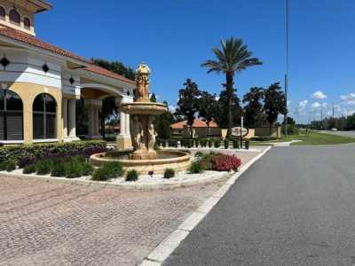 Home For Sale in Poinciana, Florida