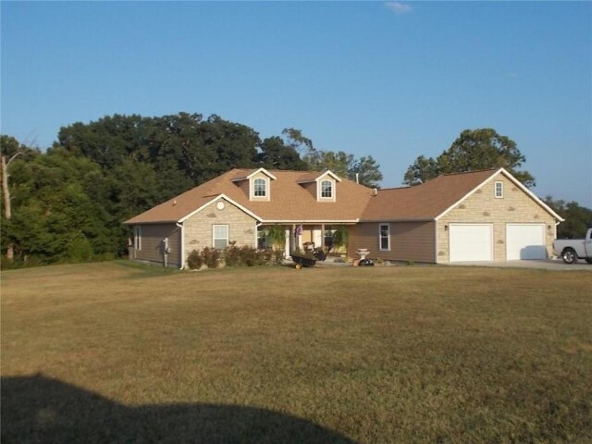 Picture of Home For Sale in Gravette, Arkansas, United States