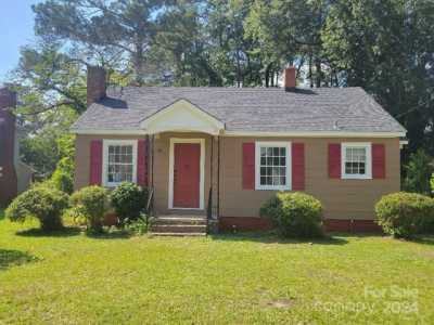 Home For Sale in Cheraw, South Carolina