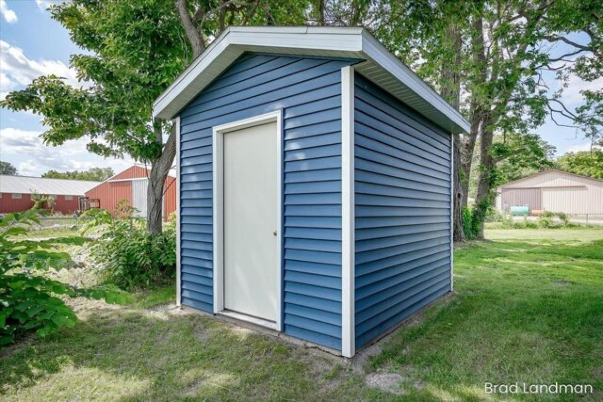 Picture of Home For Sale in Shelbyville, Michigan, United States