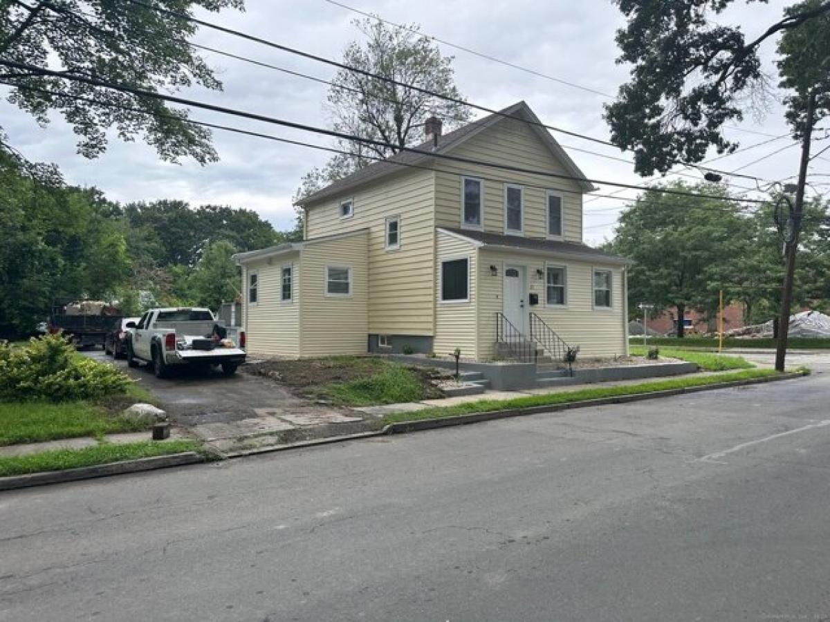 Picture of Home For Sale in Hartford, Connecticut, United States